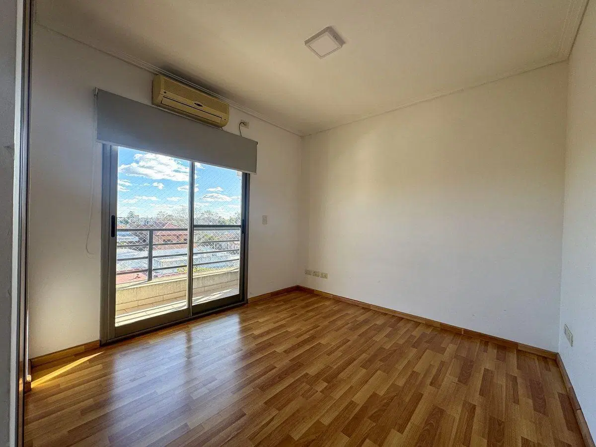 VENTA DEPARTAMENTO 3 AMBIENTES C/COCHERA EN BERNAL 5