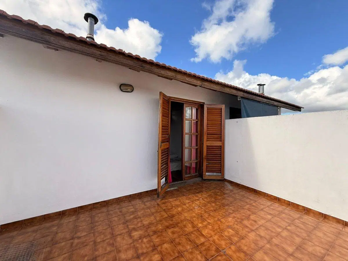 VENTA DUPLEX 4 AMB c PATIO Y COCHERA QUILMES CRED. 4