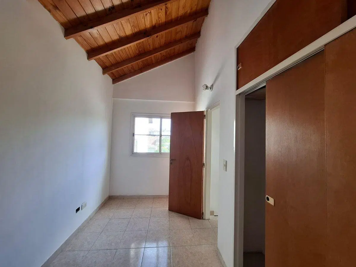 VENTA PH  3 AMBIENTES COCHERA SARANDI AVELLANEDA 4