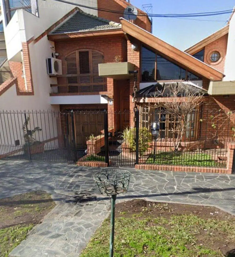 VENTA CASA 4 AMBIENTES CON PISCINA WILDE CENTRO 3