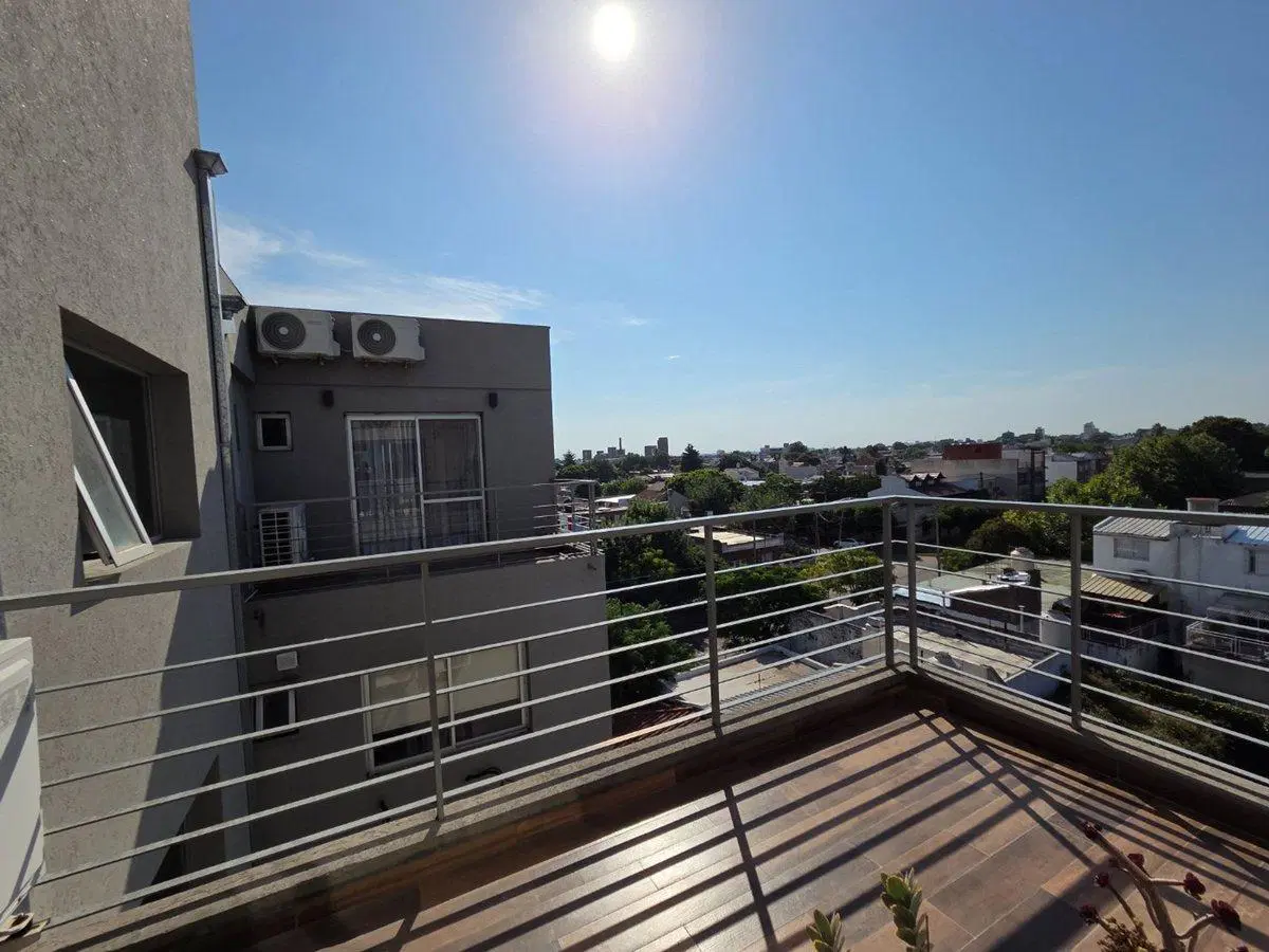 VENTA DEPARTAMENTO 3 AMB. DOBLE COCHERA QUILMES 8