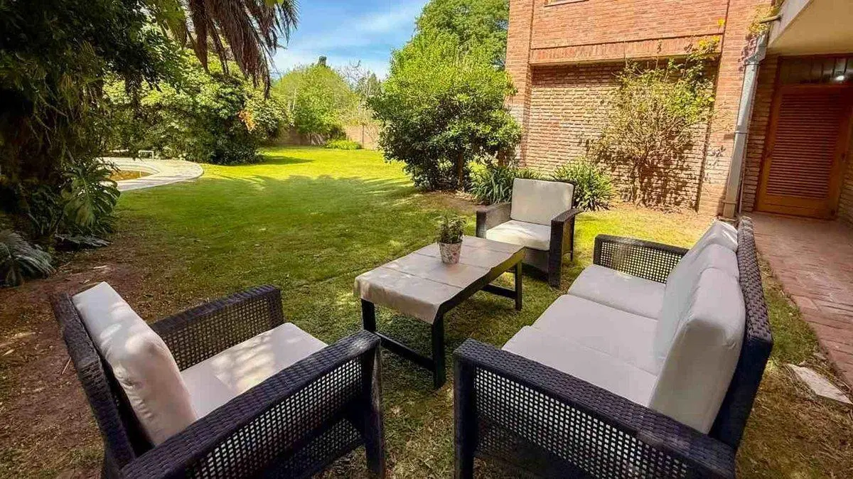 Casa en Venta Berazategui 6 amb pileta/cochera 2