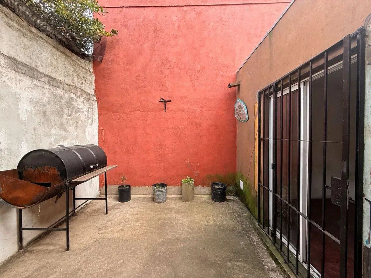 VENTA PH INTERNO 2 AMB BERNAL CON PATIO APTO CRED 3
