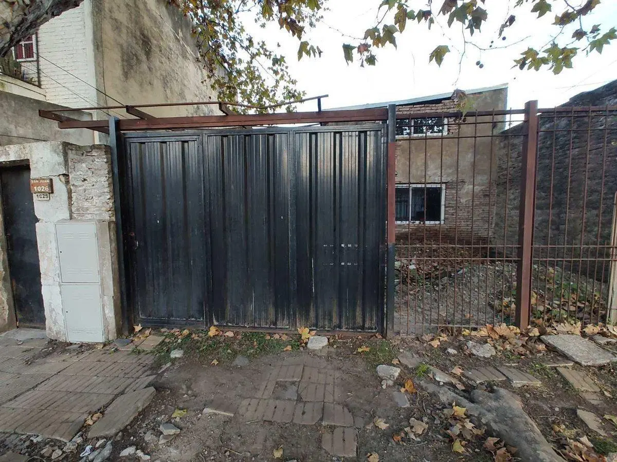 Excelente Terreno con vivienda en Quilmes 3