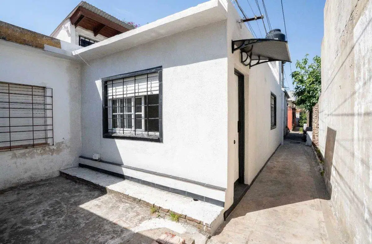 VENTA PH 2 AMBIENTES C/PATIO EN BERNAL OESTE 5