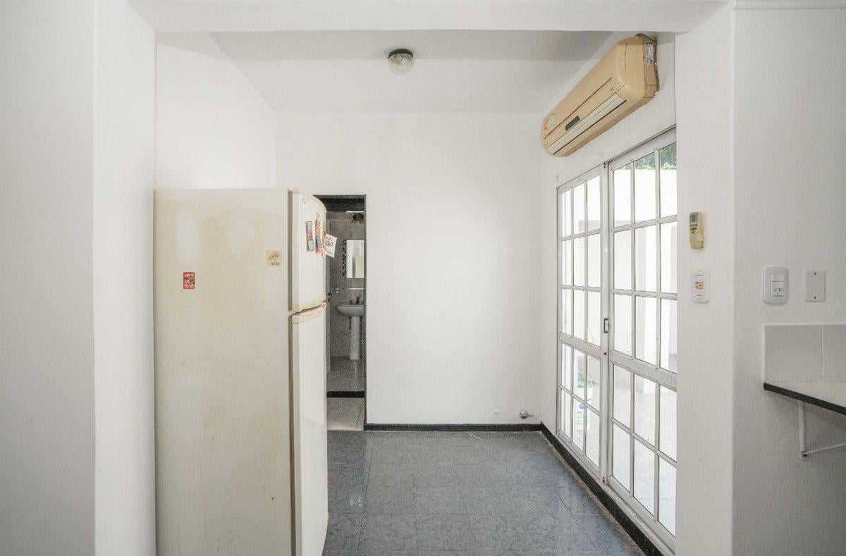 VENTA PH 2 AMBIENTES C/PATIO EN BERNAL OESTE