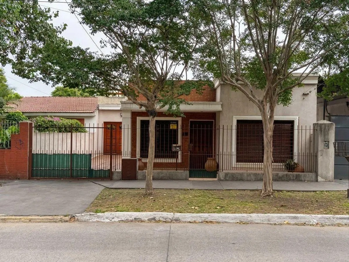 VENTA CASA FLORENCIO VARELA 2