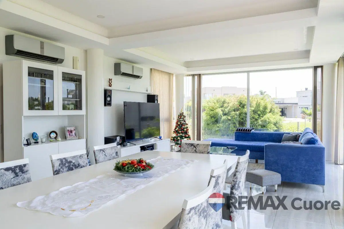 VENTA CASA 4 AMBIENTES LOS TRONCOS VISTA AL LAGO 3