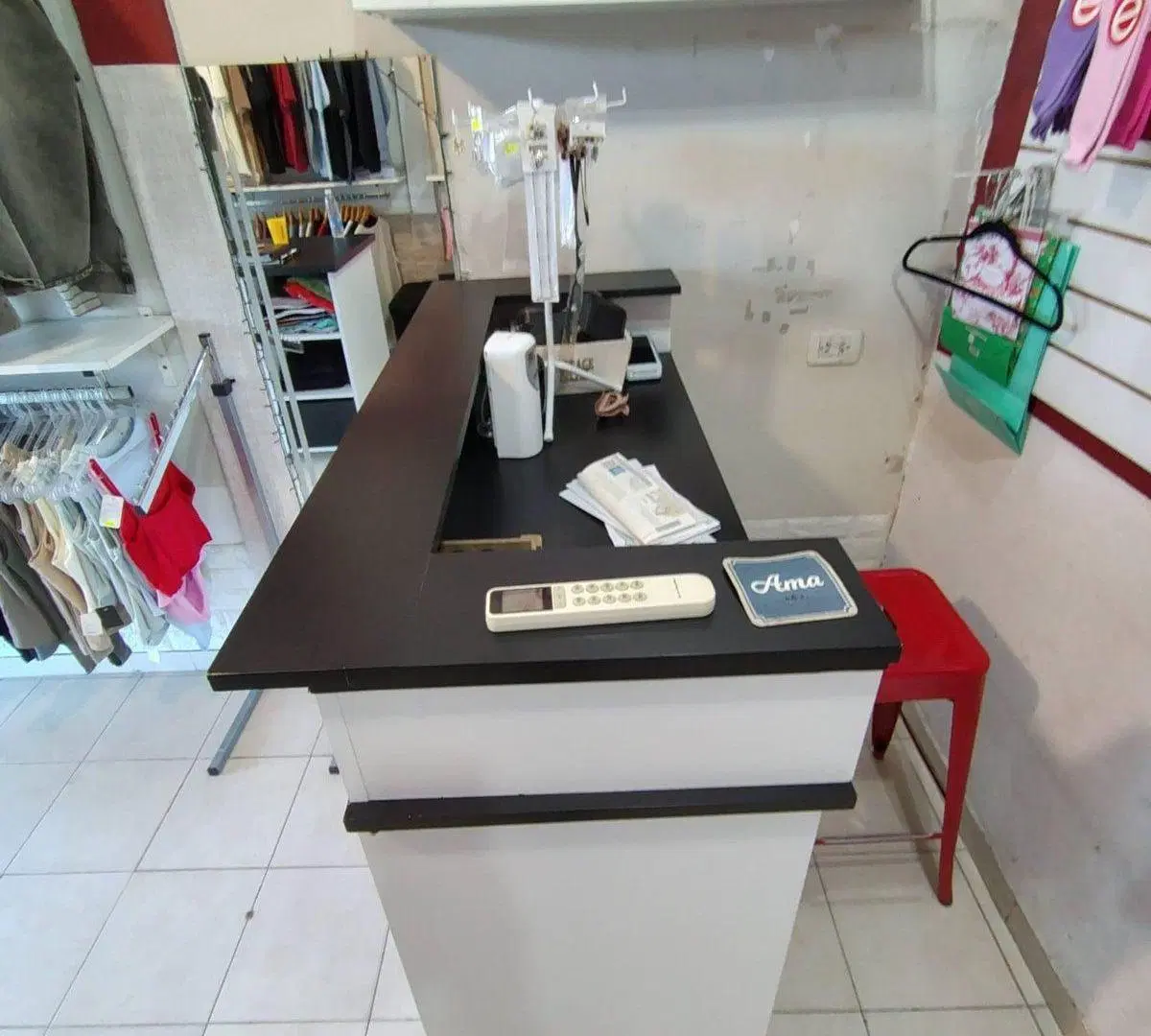Local a la venta -  Varela 4