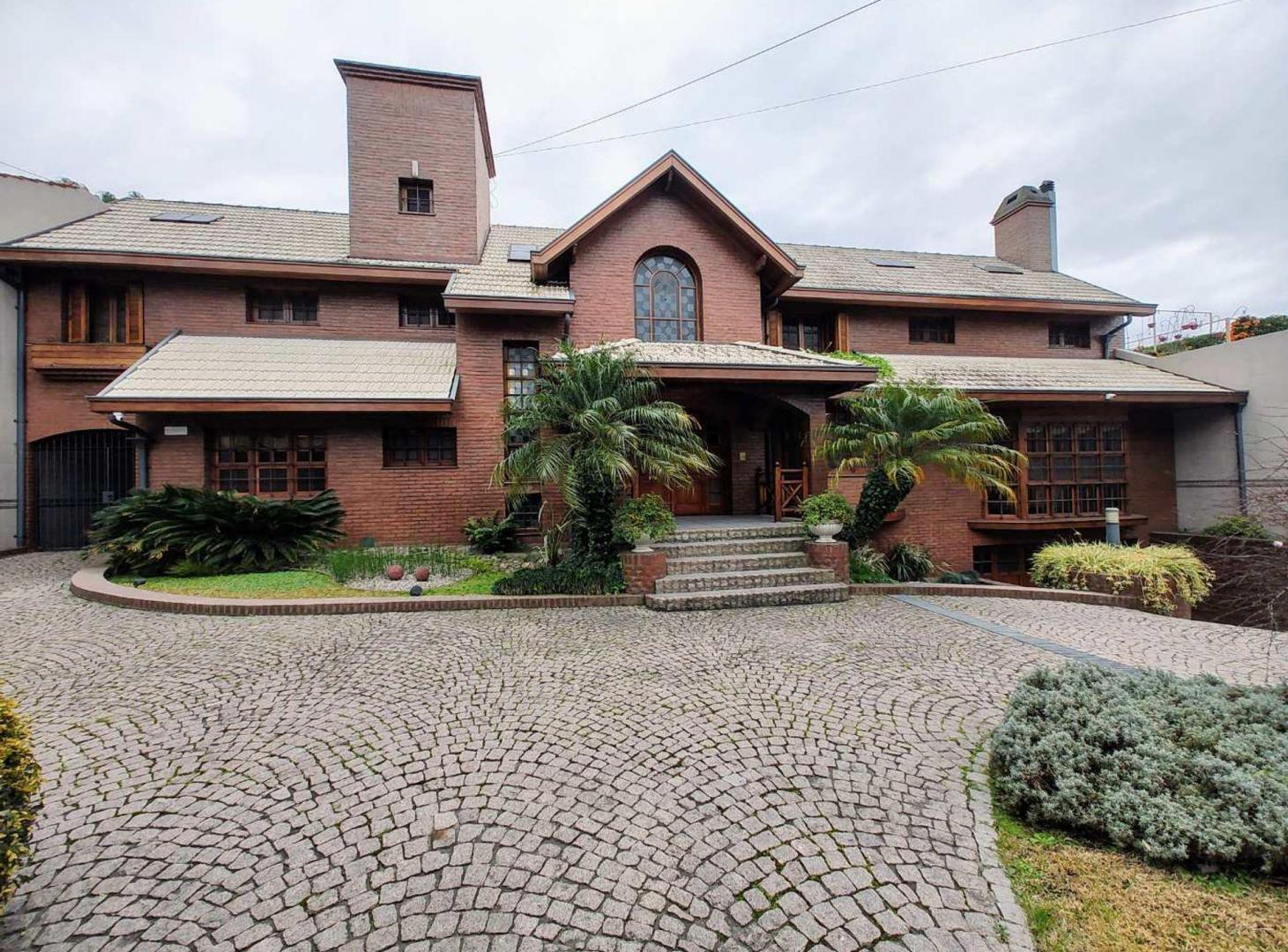 CASA EN QUILMES, 8 AMB, sobre Barranca