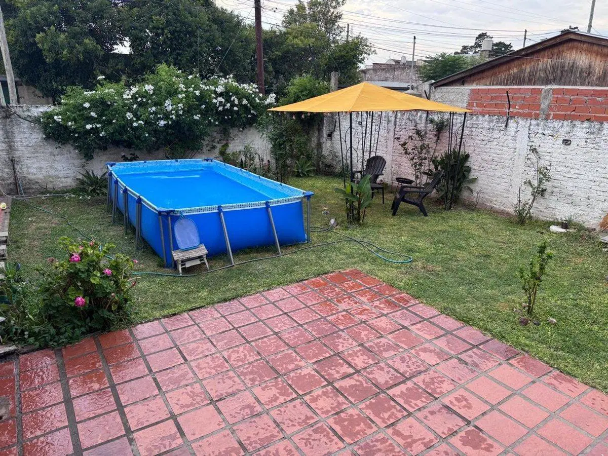 Casa en venta 4 ambientes ,Berazategui 3