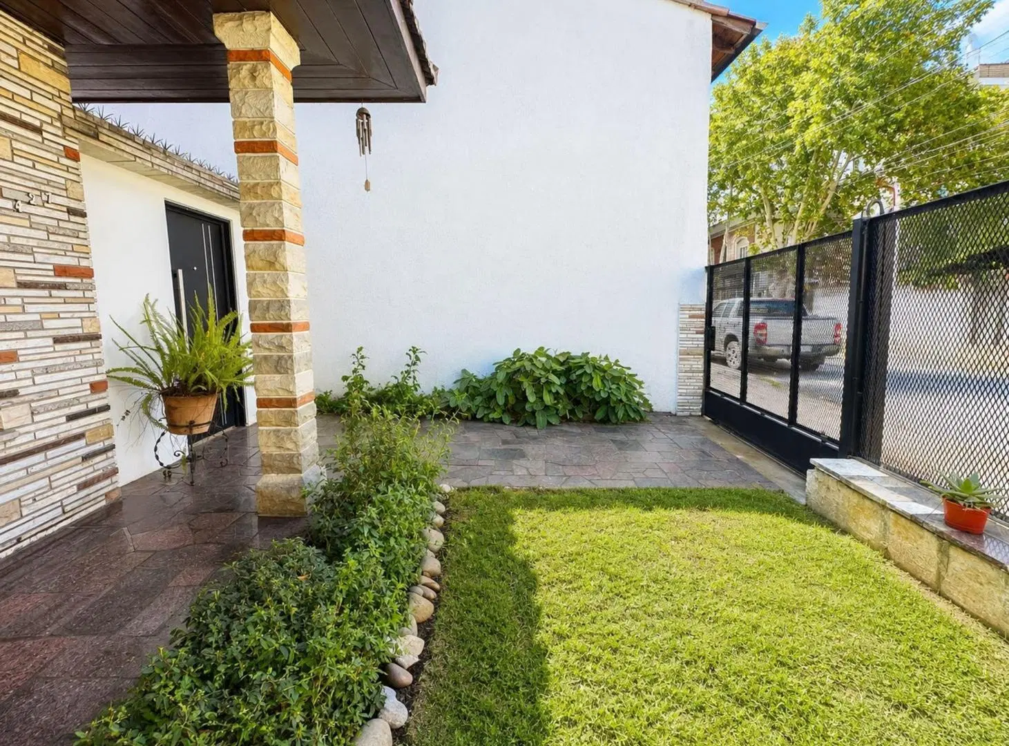 VENTA CASA 3 AMB C/ JARDÍN Y COCHERA BERNAL CENTRO 4