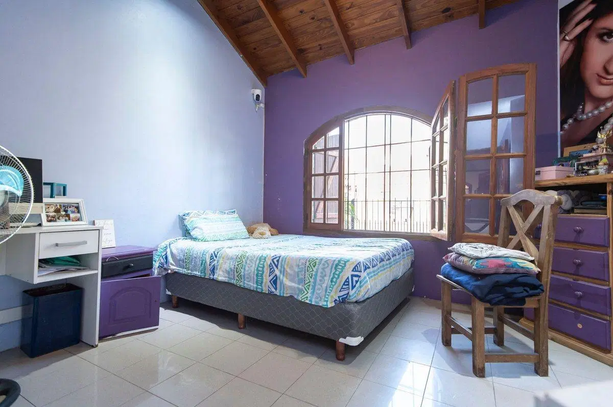 Venta Casa 5 Ambientes con Pileta en Quilmes 3