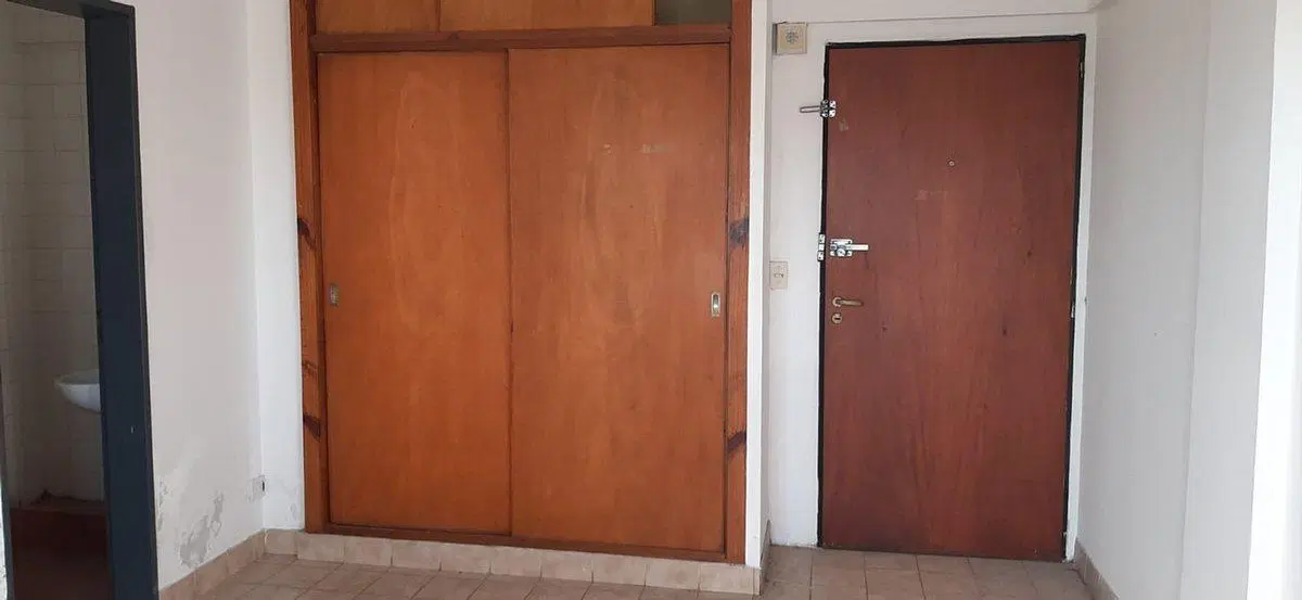 Venta monoambiente frente a Est. Sarandí 3
