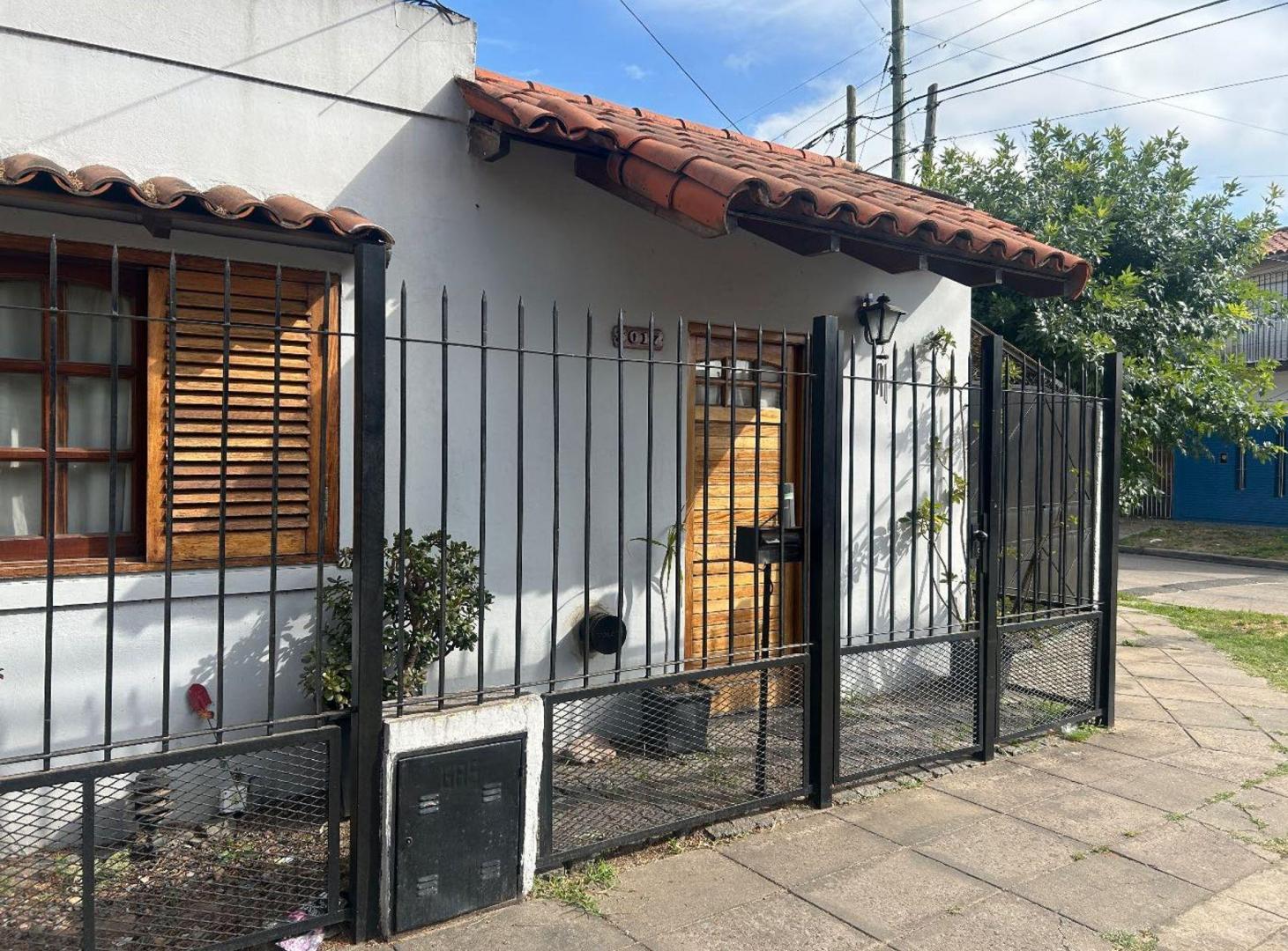 CASA 3 AMBIENTES QUILMES OESTE