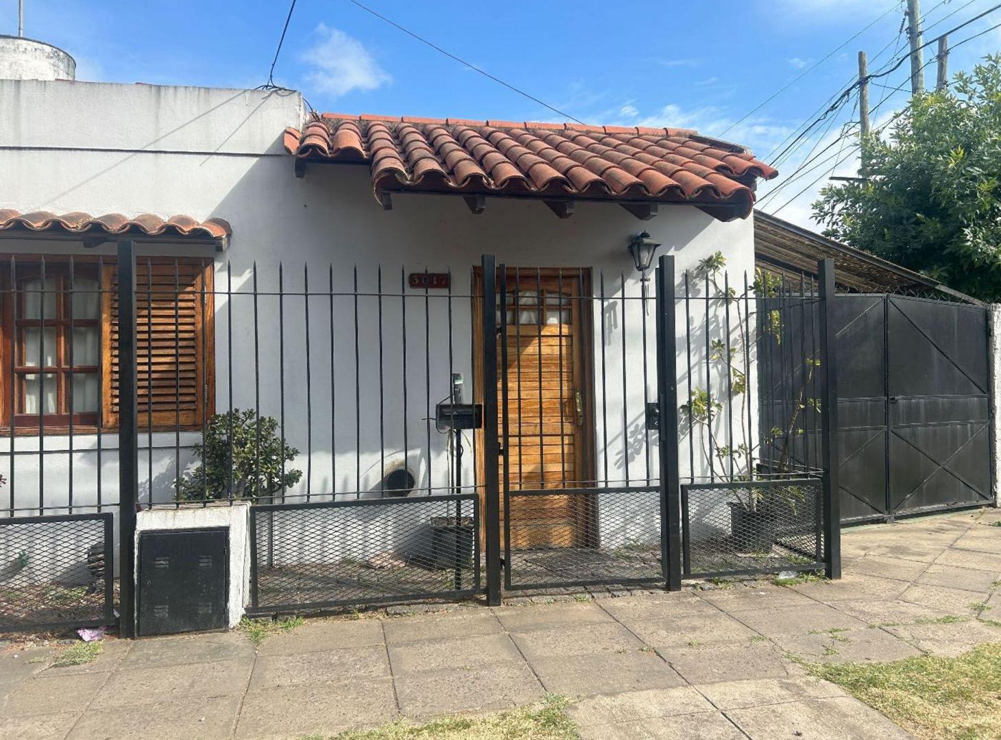 CASA 3 AMBIENTES QUILMES OESTE