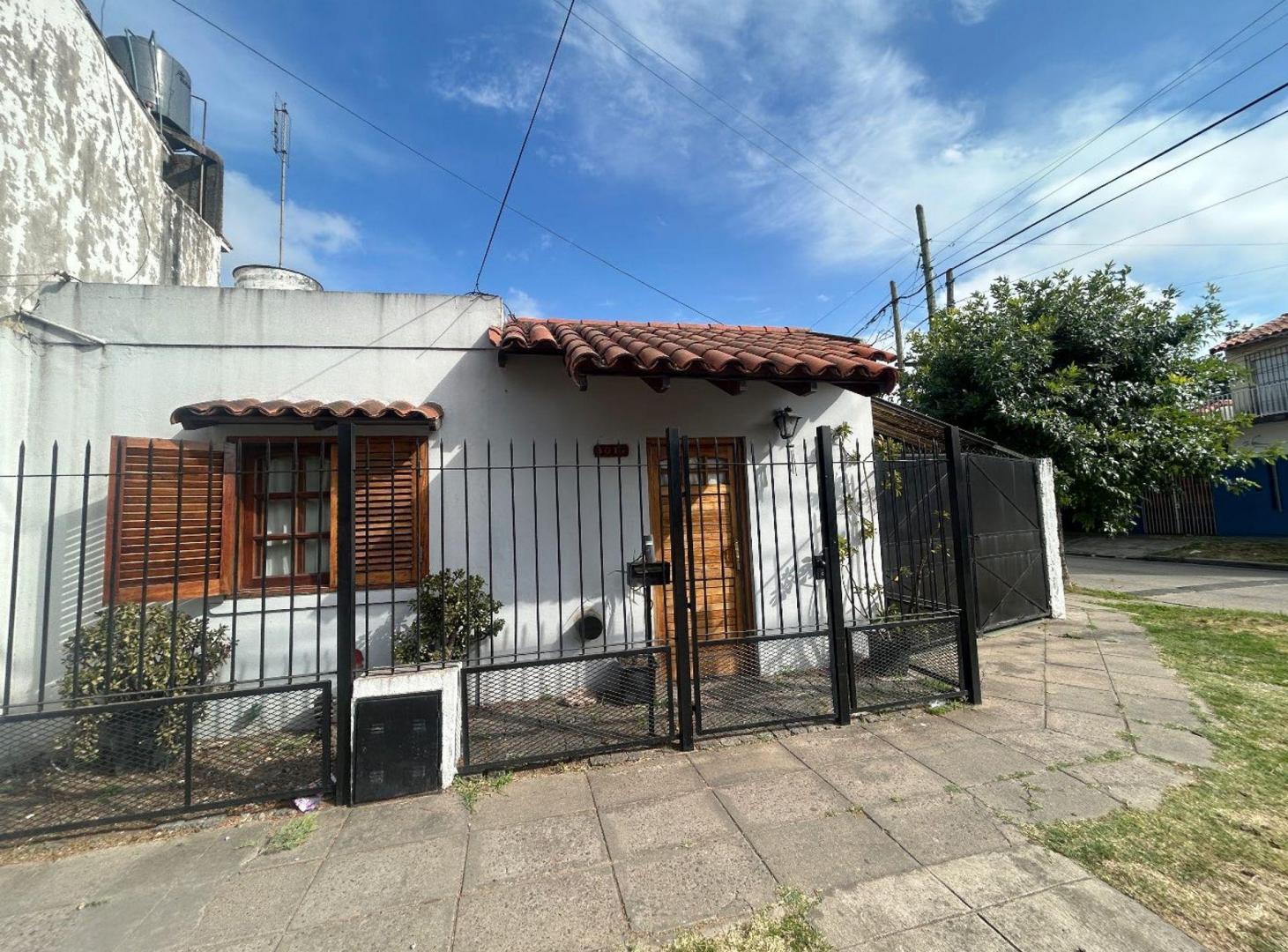 CASA 3 AMBIENTES QUILMES OESTE