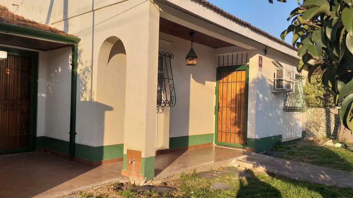VENTA CASA 3 AMBIENTES COCHERA QUILMES 3