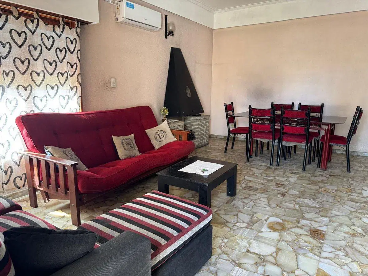 CASA  5 AMBIENTES CON LOCAL CRUCE VARELA 5