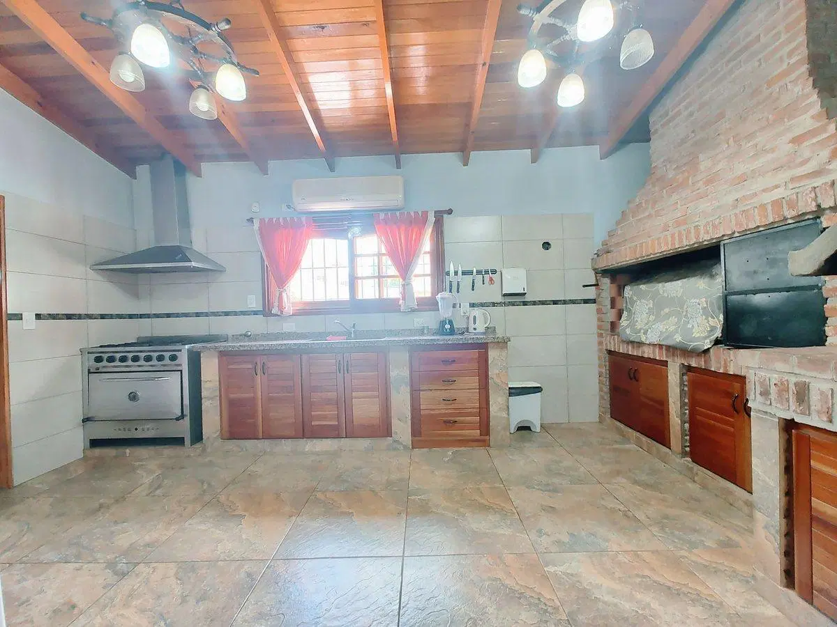 Casa 3 amb en Quilmes Oeste con Parque y Cochera 8
