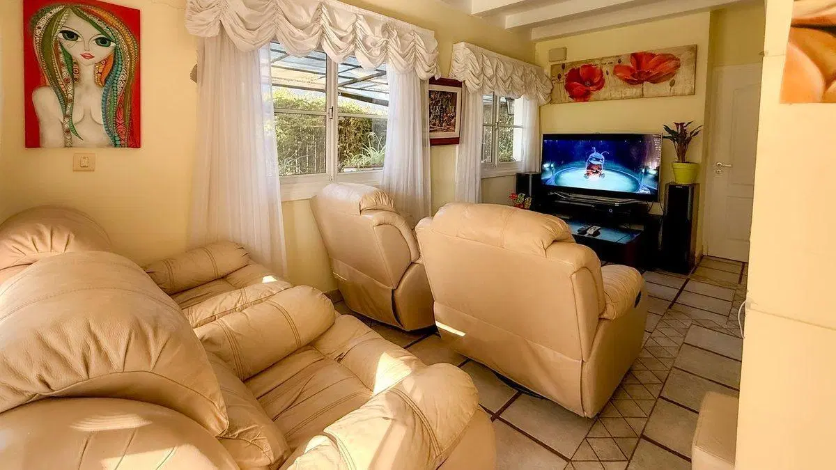 Casa en venta Abril Club de Campo 7amb Berazategui 4