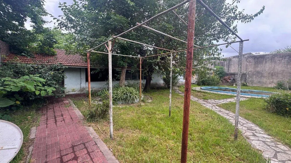 CASA EN VENTA A REFACCIONAR CRUCE DE VARELA 2
