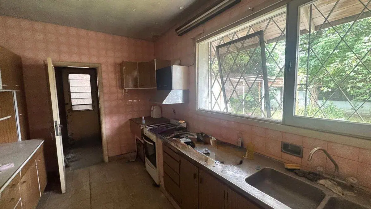 CASA EN VENTA A REFACCIONAR CRUCE DE VARELA 4