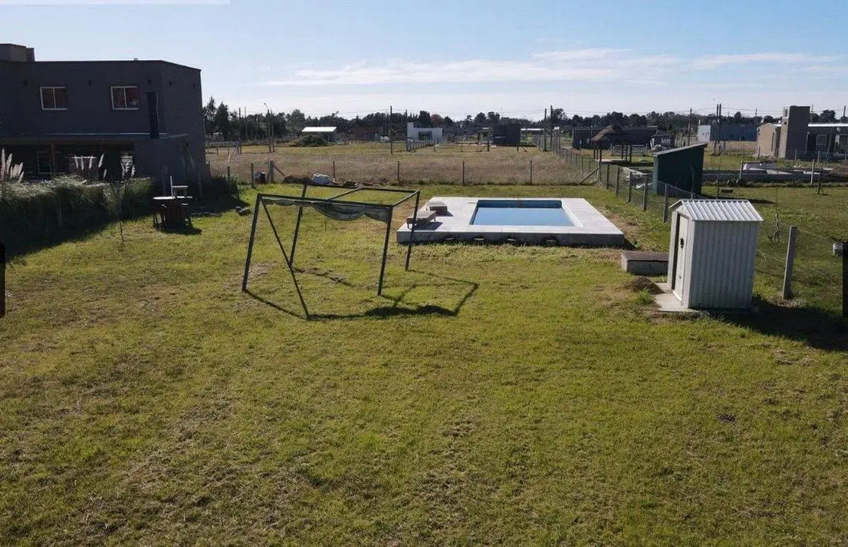 Terreno con Pileta Barrio Las Calandrias 2