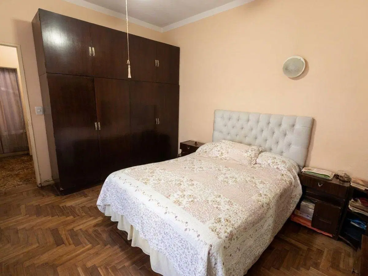 CASA 3 AMBIENTES  CON PATIO FLORENCIO VARELA 5