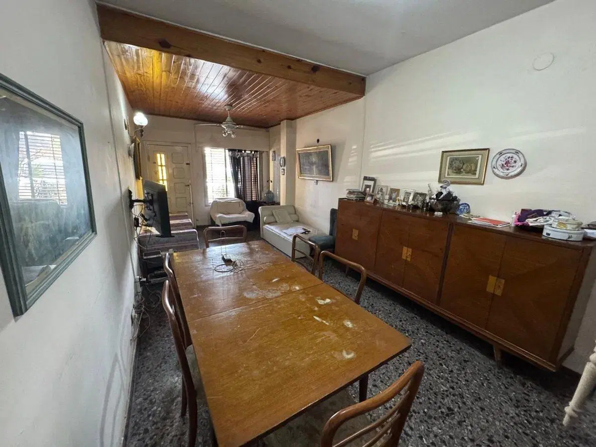 CASA 3 AMBIENTES  CON PATIO FLORENCIO VARELA 2