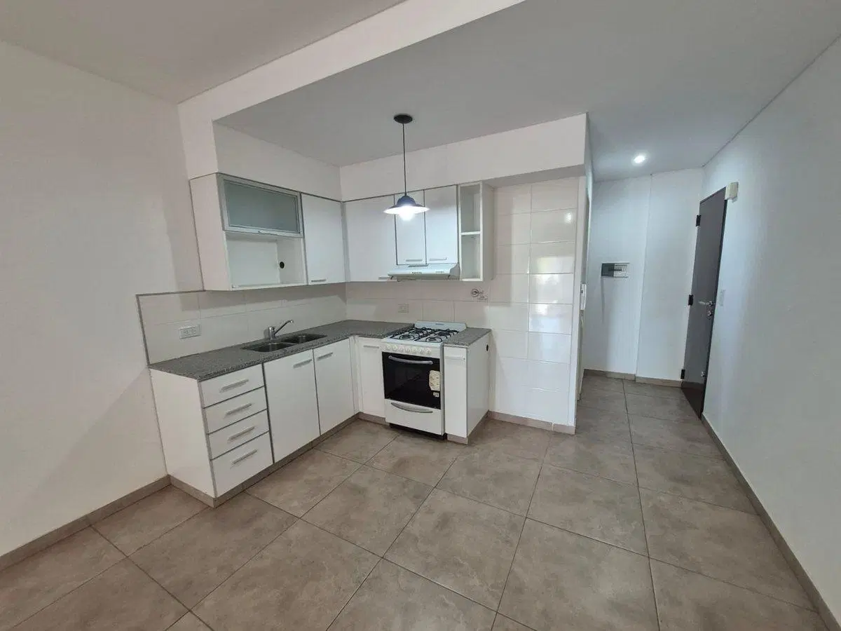 Monoambiente en Venta Bernal Centro con Cochera 5