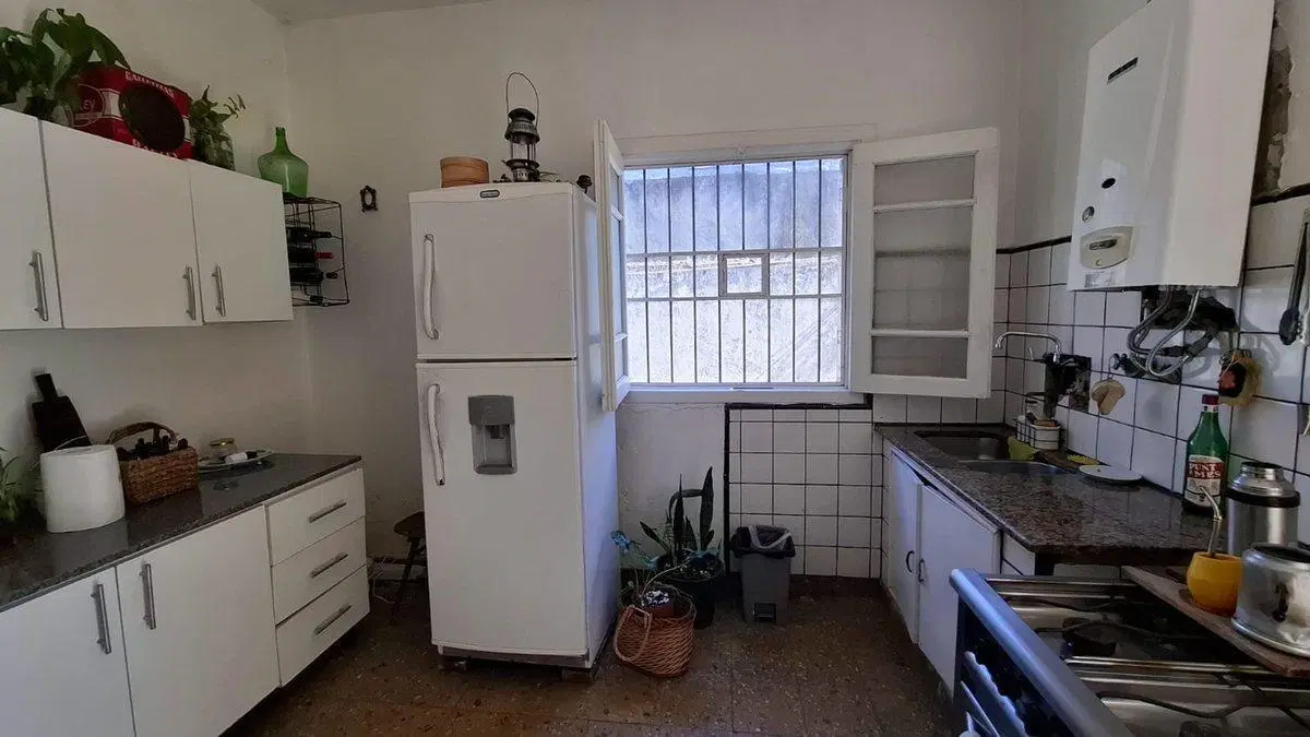 VENTA CASA 4 AMBIENTES COCHERA  WILDE AVELLANEDA 5