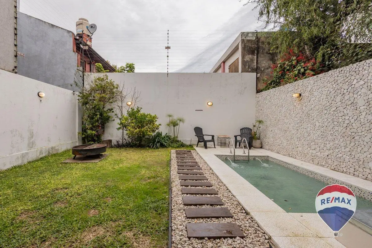 Casa en Bernal c/ pileta y quincho 3
