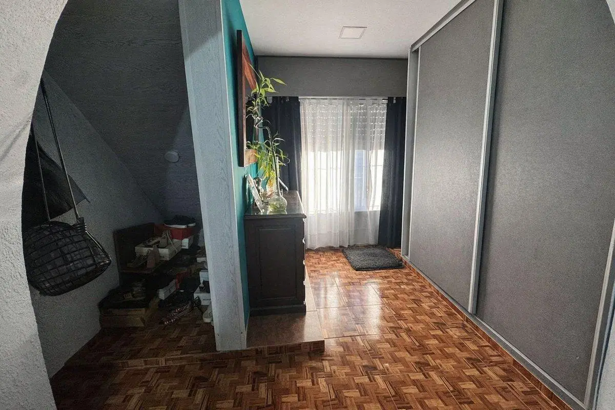 VENTA CASA 7 AMBIENTES, COCHERA Y PARQUE, BERNAL 3