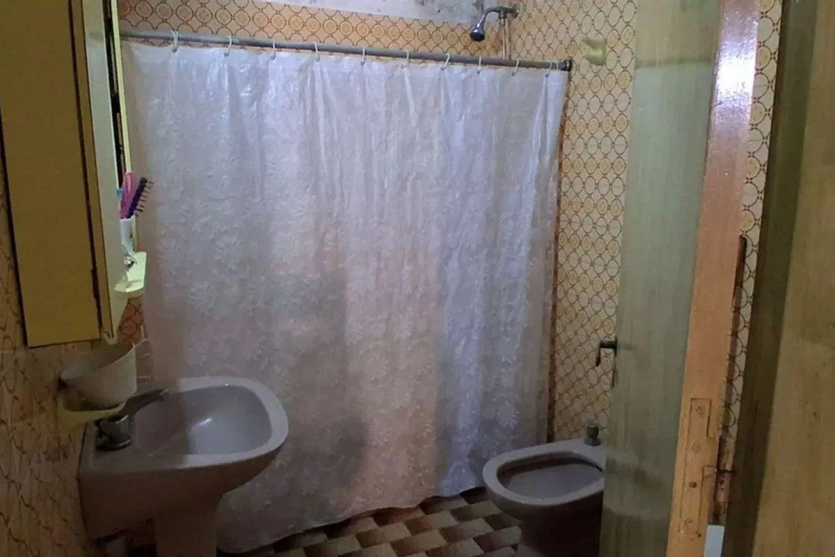 VENTA CASA 3 AMBIENTES CON PATIO EN EZPELETA 5