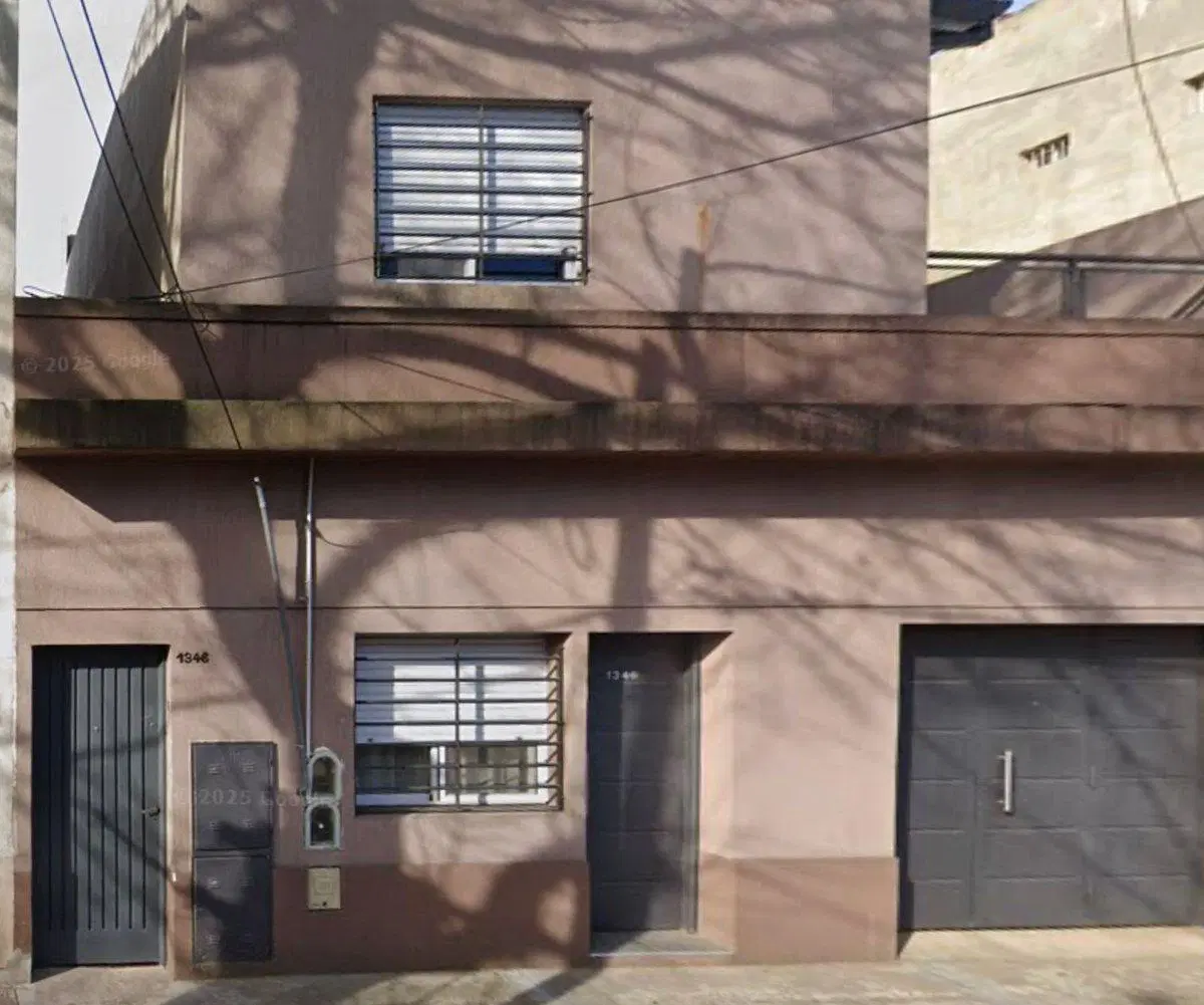 VENTA CASA 3 AMB CON PILETA QUILMES 5