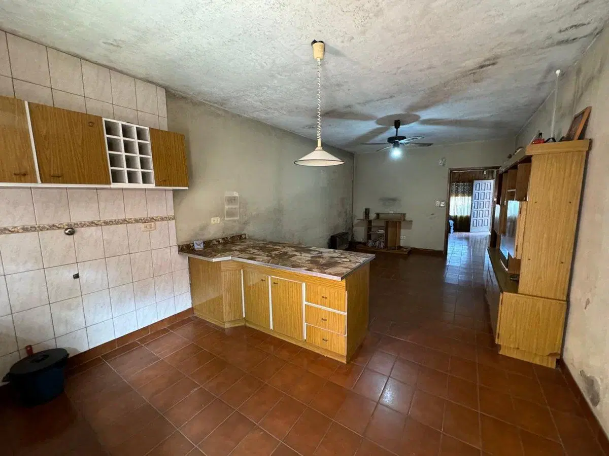 Casa Venta 4 ambientes cochera Berazategui 5