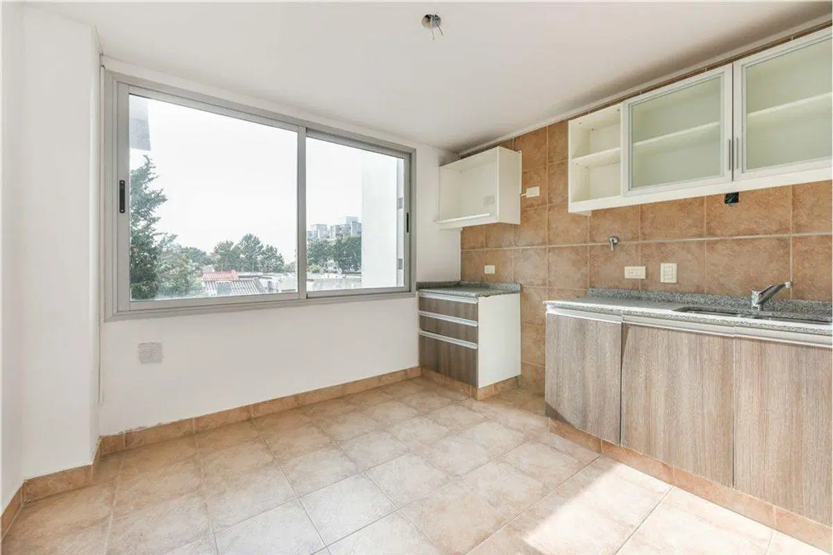 VENTA DEPARTAMENTO 3 AMB COCHERA BAULERA BERNAL 3