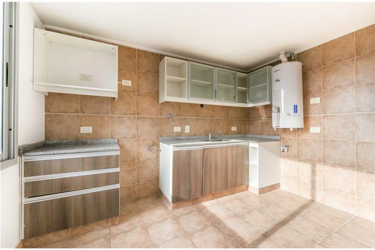 VENTA DEPARTAMENTO 3 AMB COCHERA BAULERA BERNAL 4