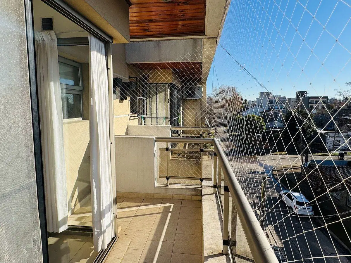 VENTA DEPARTAMENTO 3 AMBIENTES C/COCHERA EN BERNAL 4
