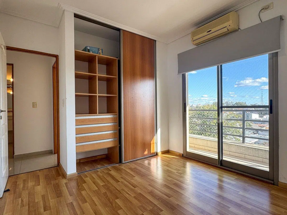 VENTA DEPARTAMENTO 3 AMBIENTES C/COCHERA EN BERNAL 3