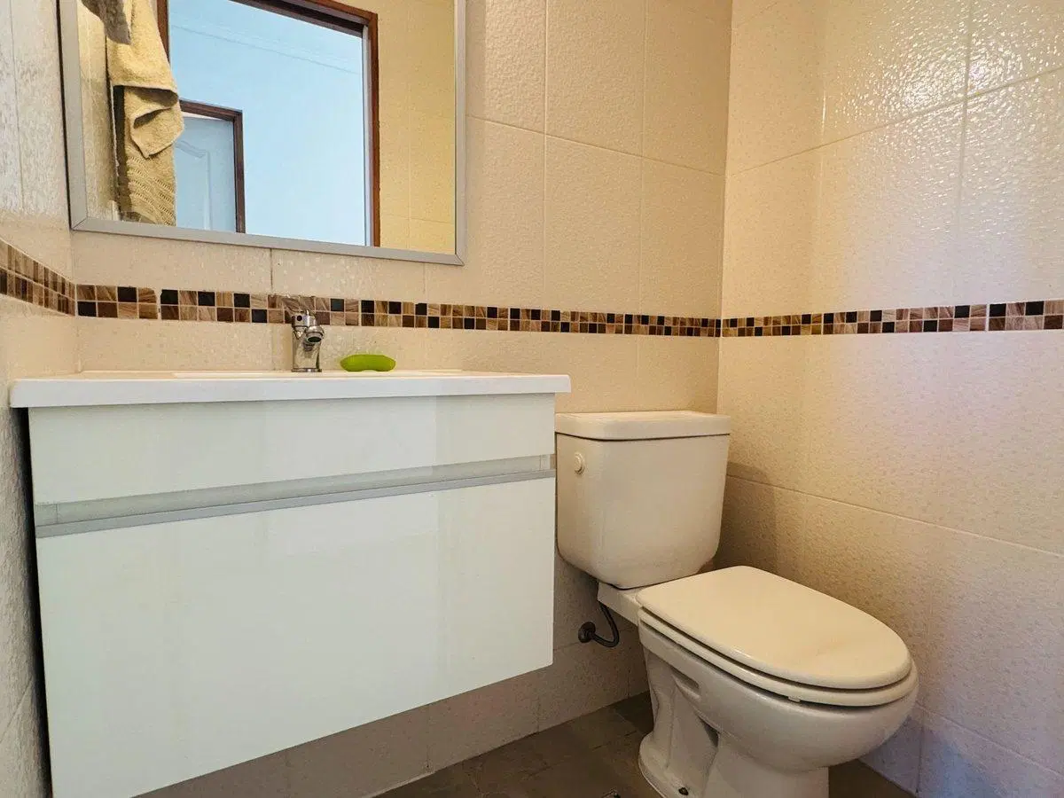 VENTA DEPARTAMENTO 3 AMBIENTES C/COCHERA EN BERNAL 5