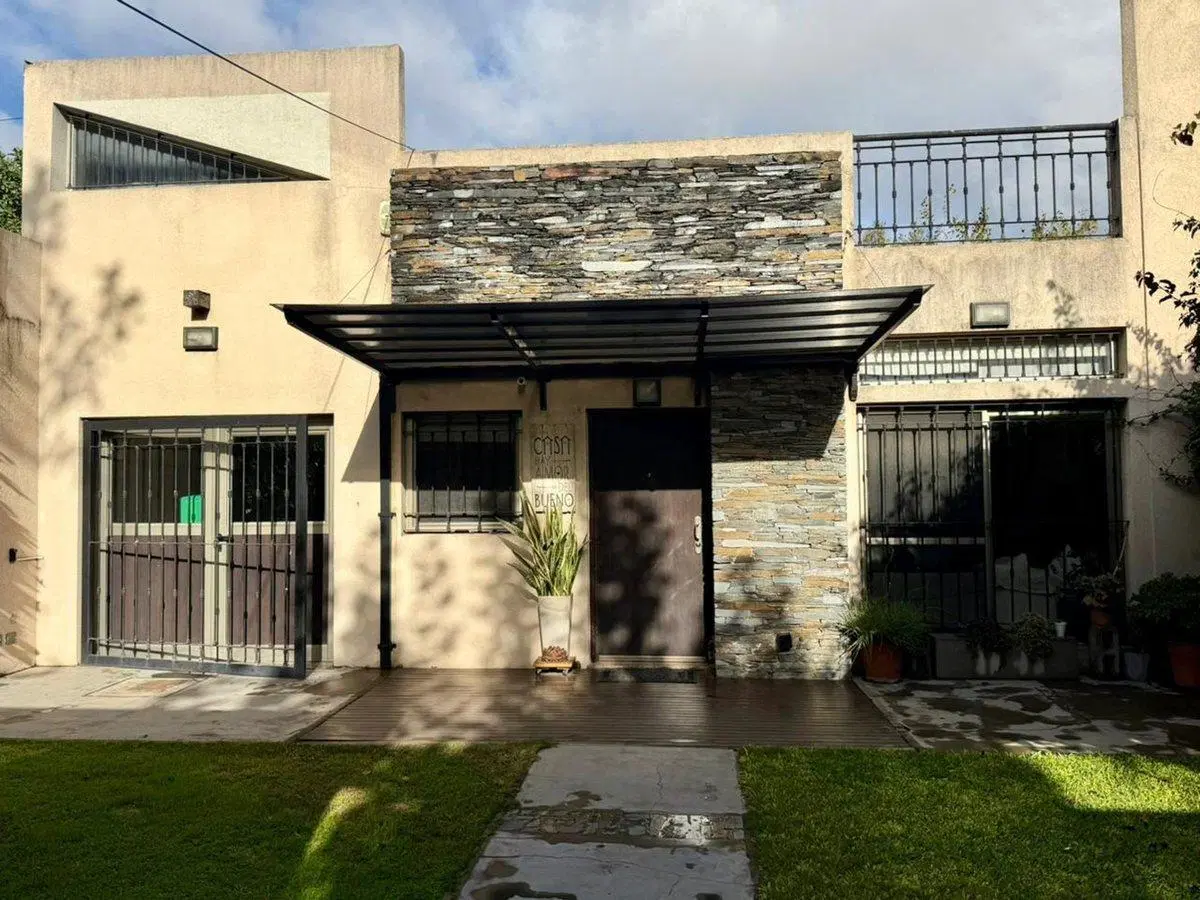 VENTA CASA 4 AMBIENTES BERAZATEGUI APTA CREDITO 2