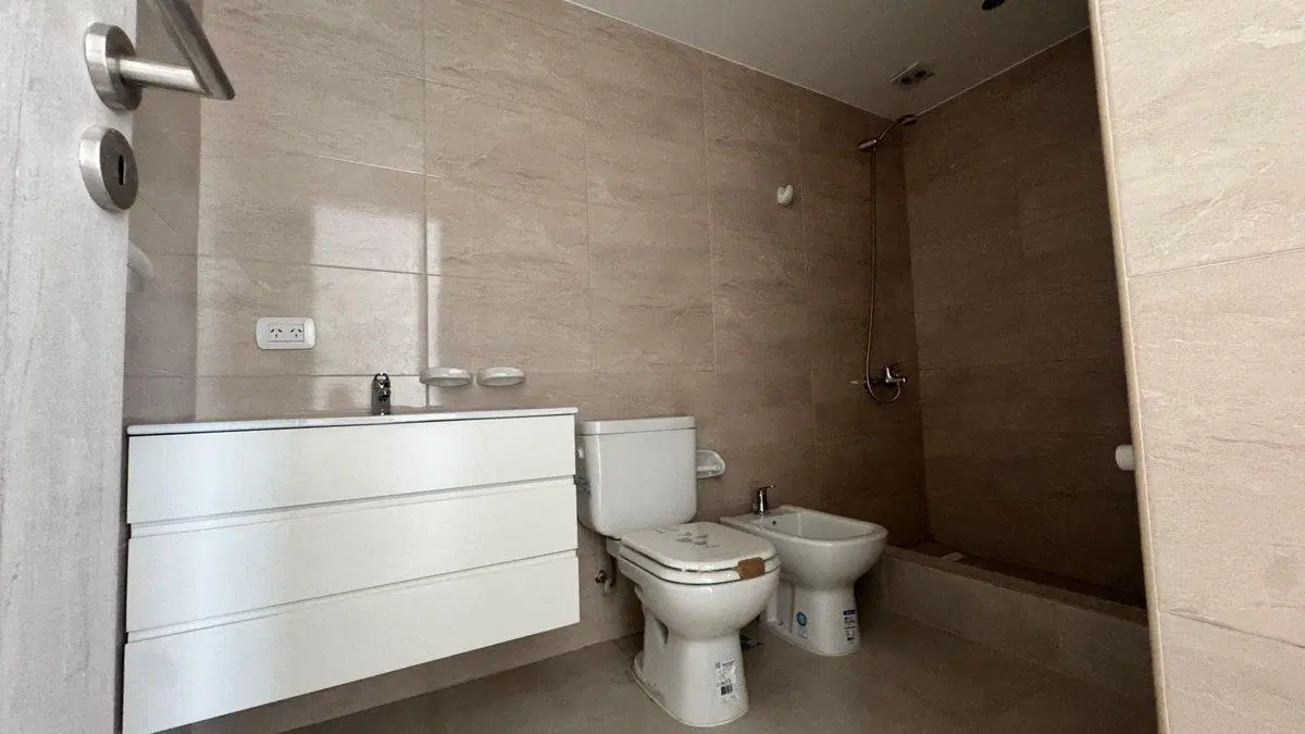 VENTA DEPARTAMENTO 2 AMB FLORENCIO VARELA 5