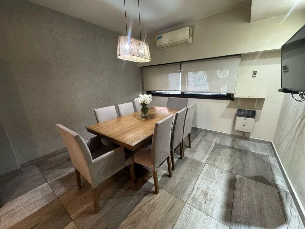 CASA VENTA  BERAZATEGUI 6 AMBIENTE COCHERA PILETA 4