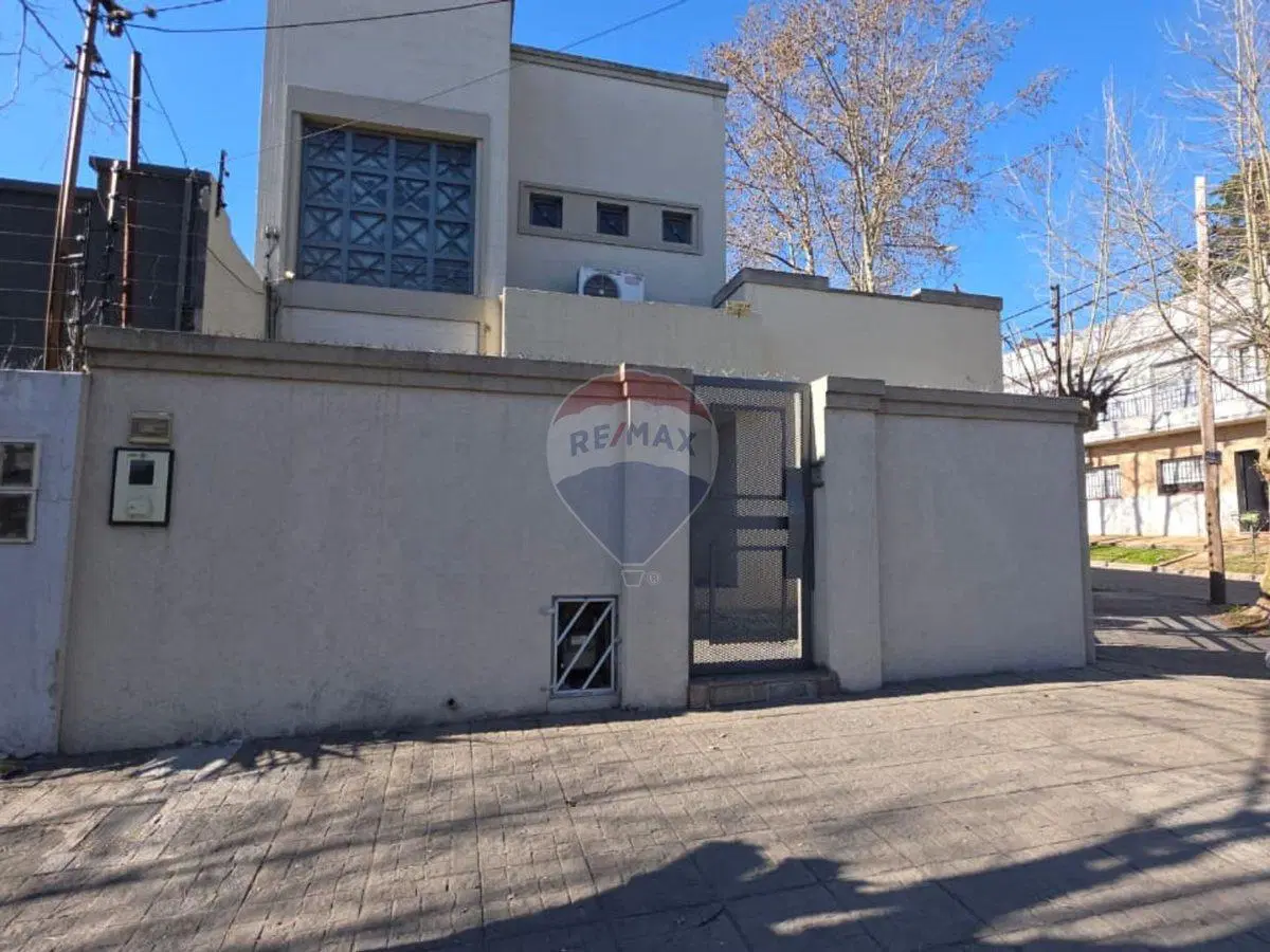 VENTA CASA 5 AMBIENTES QUILMES APTO CRÉDITO PILETA 4