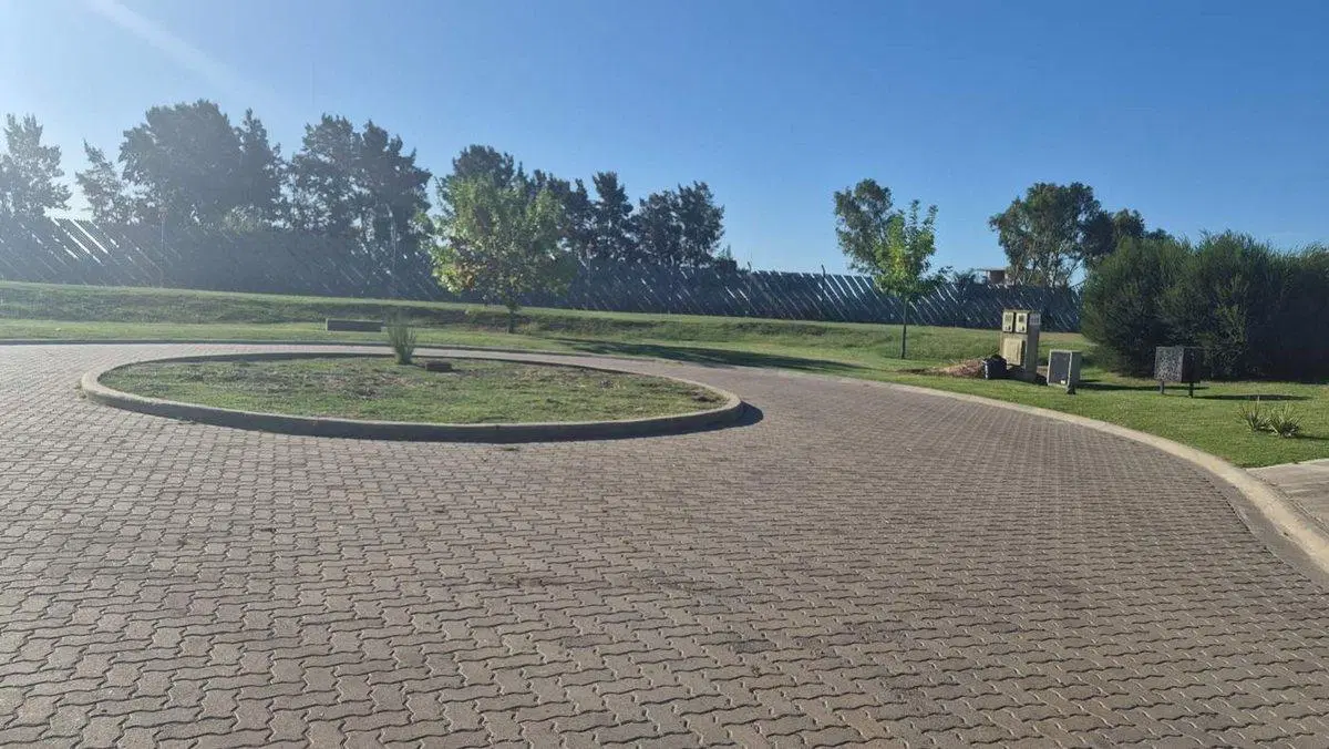 Venta Lote en Barrio Villalobos 4