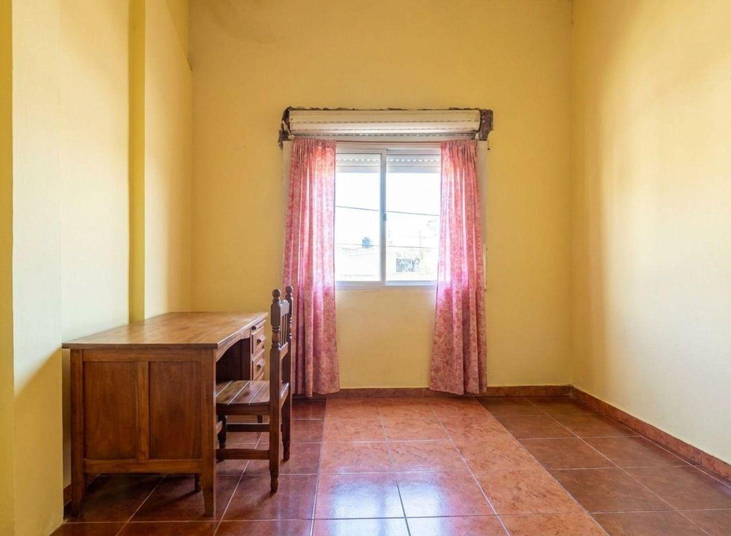 Foto de Venta- Casa 5 amb. Bernal- COCHERA Y PARRILLA, imagen 4
