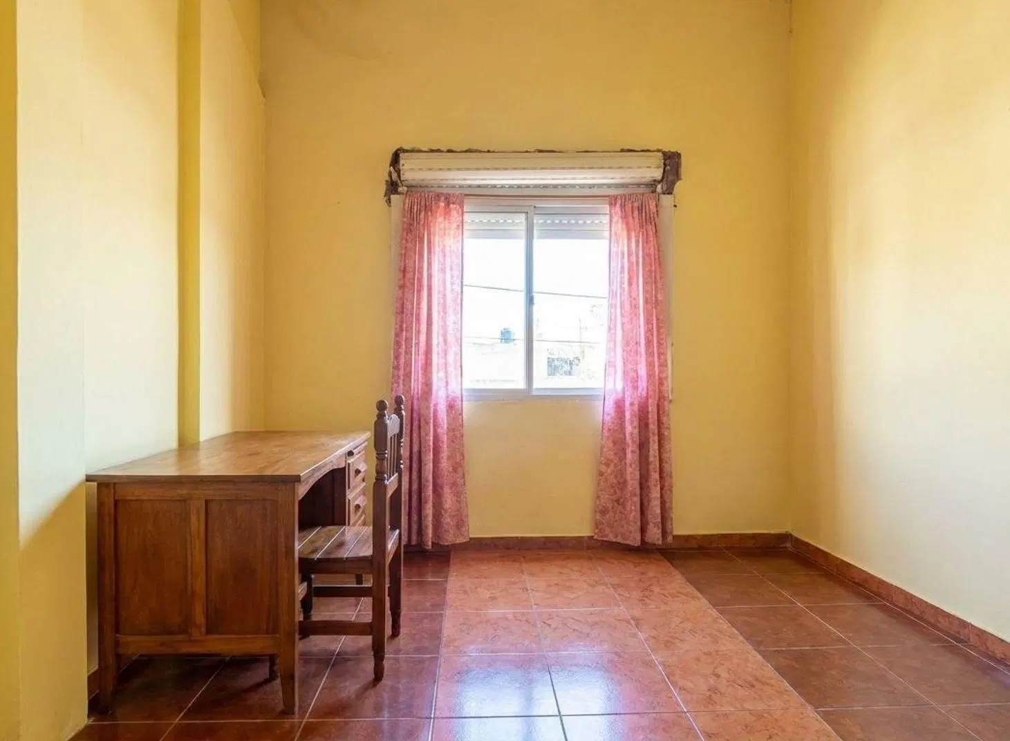Venta- Casa 5 amb. Bernal- COCHERA Y PARRILLA 4