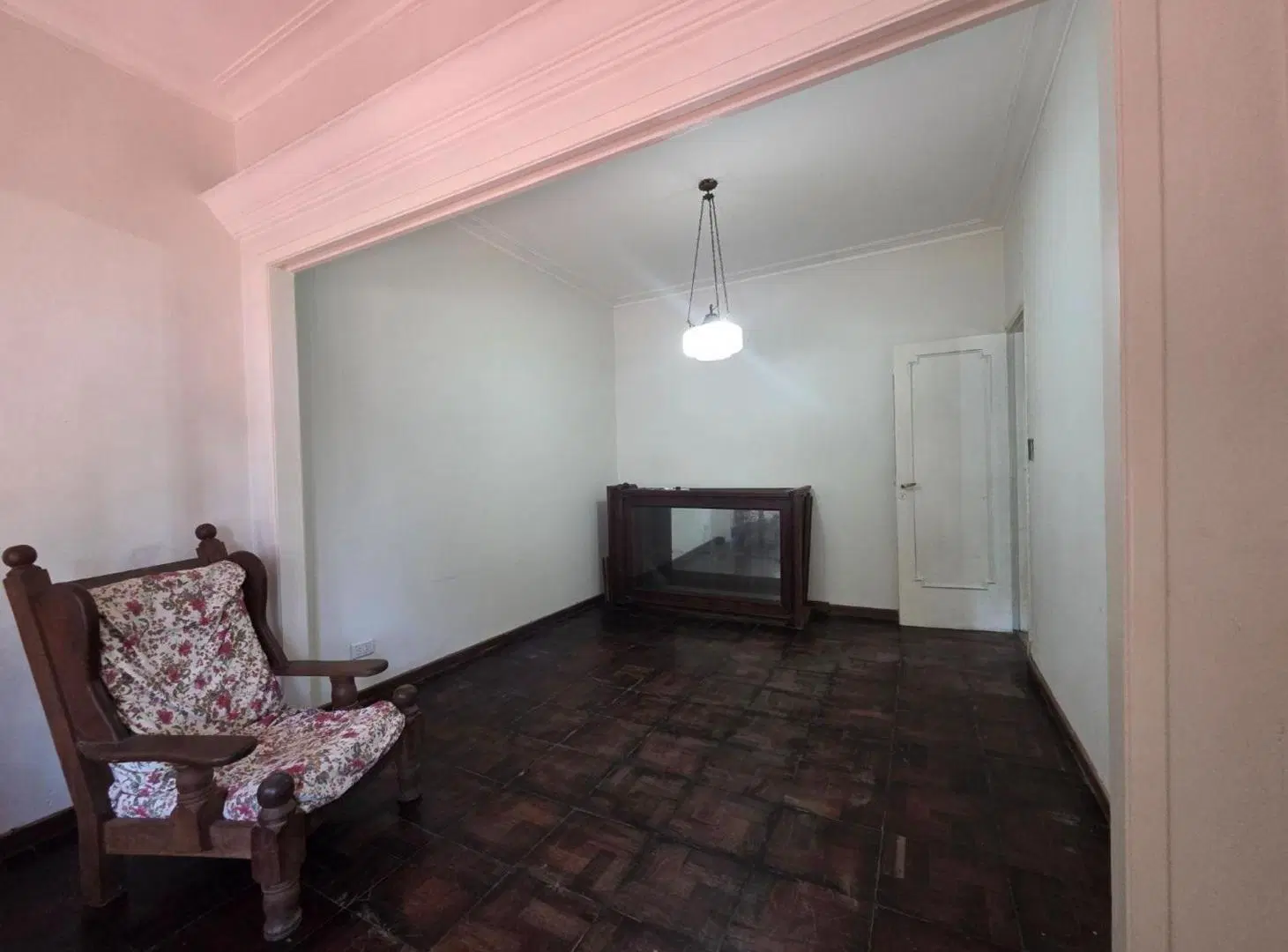VENTA CASA 4 AMBIENTES CON COCHERA EN EZPELETA 5